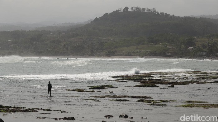 Pantai Rancabuaya Garut Pantai Rancabuaya Garut