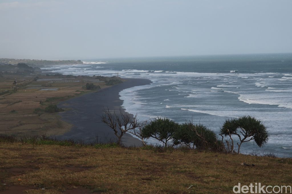 Pantai Rancabuaya Garut