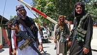 Situasi ini terjadi setelah Taliban menguasai Kabul dengan para petempurnya membanjiri jalanan ibu kota Afghanistan. Wakil Kohsar/AFP.