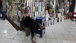 Penjual Buku Bertahan di Tengah Perpanjangan PPKM