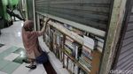 Penjual Buku Bertahan di Tengah Perpanjangan PPKM
