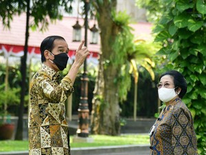Pujian Jokowi dan Aksi Pasang Badan Megawati