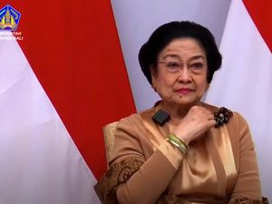 Megawati Nangis karena Banyak yang Hina Jokowi: Tak Bermoral, Pengecut!