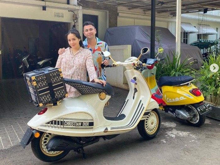 Raffi Ahmad beli Vespa Christian Dior Vespa Christian Dior