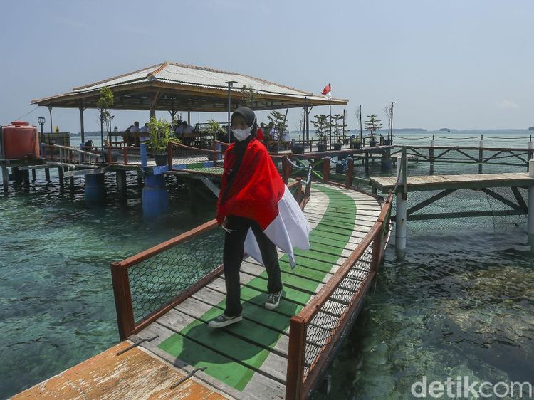 Restoran Terapung Ini Ada di Kepulauan Seribu Lho