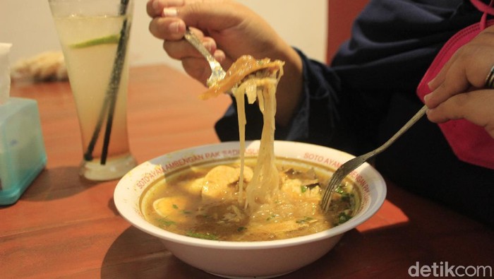 Soto Ayam Ambengan Pak Sadi Legendaris Kini Bisa Dinikmati di Bandung