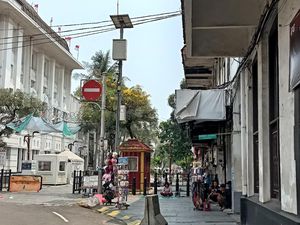 Tak Ada Pengunjung di Kota Tua, Pedagang Kopi hingga Aksesoris Pasrah