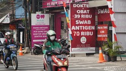 Harga tes PCR dan antigen di beberapa klinik di Jakarta resmi turun harga. Untuk PCR menjadi Rp 495 di Jawa -Bali dan Rp 525 untuk luar Jawa-Bali.