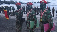 Upacara Penutupan ditandai dengan pemberian ijazah kelulusan, pemakaian Baret Merah dan pemasangan pisau komando kepada perwakilan peserta didik.  
