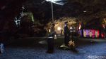Foto: Ini Baru Beda, Ada Upacara Bendera di Dalam Gua