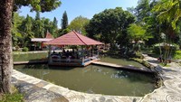 Nantinya untuk vaksin kedua juga akan dilangsungkan di Taman Kyai Langgeng. Peserta vaksinasi pun bisa sambil menikmati pemandangan, melihat alam, air mancur, pepohonan, hewan-hewan. (Eko Susanto/detikTravel)