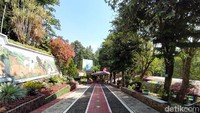  Warga bisa vaksinasi sambil berwisata. Tempatnya sejuk dan hijau. Asyik dan tidak bikin stress. (Eko Susanto/detikTravel)