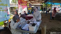 Di Taman Kyai Langgeng, lokasi vaksinasi dibagi di dua tempat. Jika selama ini vaksin di rumah sakit maupun puskesmas, kali ini bisa di tempat wisata. (Eko Susanto/detikTravel)