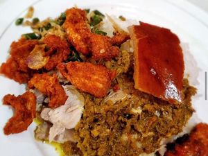 7 Nasi Babi Guling di Bali yang Renyah Gurihnya Nagih