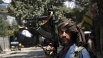 Bawa Senjata Laras Panjang, Taliban Patroli di Afghanistan