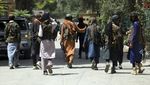 Bawa Senjata Laras Panjang, Taliban Patroli di Afghanistan