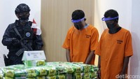 Pengungkapan ratusan kilogram sabu ini bermula dari penangkapan seorang bandar di Kecamatan Idi Rayeuk, Aceh Timur. Tersangka kedapatan memiliki 105,4 kilogram sabu.