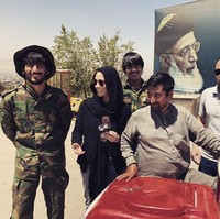 Charlotte Bellis sendiri adalah jurnalis yang bekerja untuk Al Jazeera sejak 2019. Wanita asal Selandia Baru itu sudah berpengalaman meliput konflik yang terjadi di Afghanistan. Keberaniannya turun ke negara berkonflik pun menuai pujian dan kekaguman. Foto: Instagram @charlottebellis