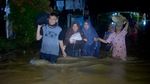 Banjir Rendam Pemukiman Warga di Padang