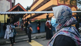 Wabah TBC Hantam Malaysia, Warga Diminta Pakai Masker saat Bepergian