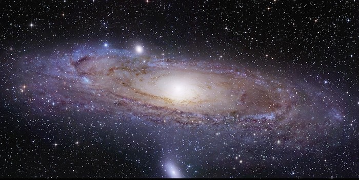 National Aeronautics and Space Administration (NASA) berhasil menangkap foto alam semesta dengan kualitas terbaik dan terjenih yang pernah ada. Fotonya mencapai 1,5 miliar pixel!

Gambar 1,5 miliar pixel yang luar biasa (69.536 x 22.230) ini adalah jepretan tetangga galaksi terdekat kita, Galaksi Andromeda (M31). Foto ini diambil dari Teleskop Hubble NASA yang memiliki kemampuan sangat mupuni. Meskipun M31 adalah tetangga terdekat Bumi, M31 terletak lebih dari 2 juta tahun cahaya dari planet kita.