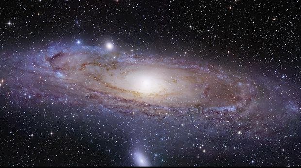 National Aeronautics and Space Administration (NASA) berhasil menangkap foto alam semesta dengan kualitas terbaik dan terjenih yang pernah ada. Fotonya mencapai 1,5 miliar pixel!Gambar 1,5 miliar pixel yang luar biasa (69.536 x 22.230) ini adalah jepretan tetangga galaksi terdekat kita, Galaksi Andromeda (M31). Foto ini diambil dari Teleskop Hubble NASA yang memiliki kemampuan sangat mupuni. Meskipun M31 adalah tetangga terdekat Bumi, M31 terletak lebih dari 2 juta tahun cahaya dari planet kita.