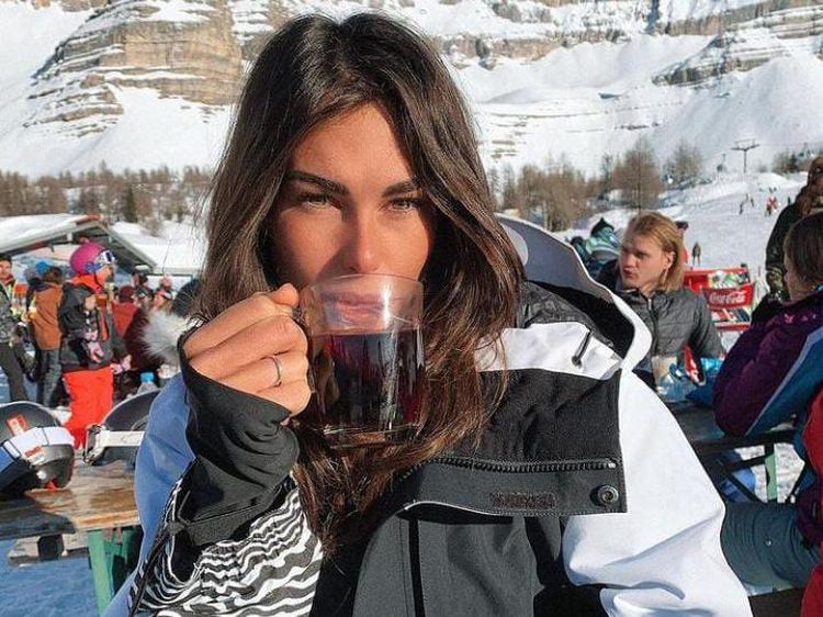 Pesona Cantik Francesca Novello, Pacar Valentino Rossi Saat Kulineran