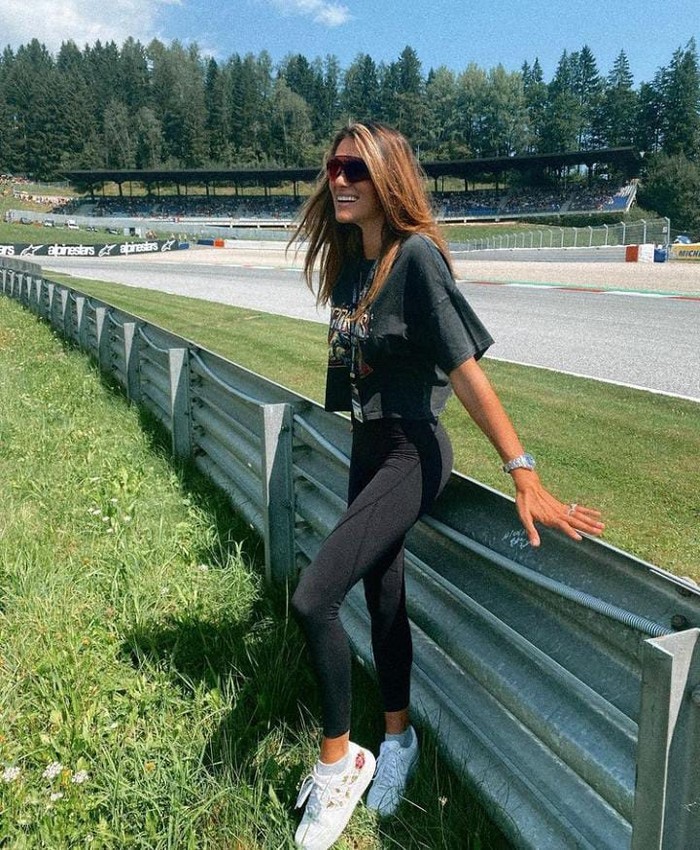 Galeri Francesca Novello Pesona Cantik Francesca Novello, Pacar Valentino Rossi Saat Kulineran