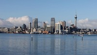 Sementara itu, lockdown di Auckland dan Coromandel akan berlaku selama tujuh hari karena pasien Covid-19 yang terdeteksi itu sempat menghabiskan waktu di kedua daerah tersebut.