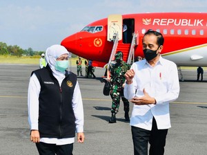Jokowi Minta Kepala Daerah di Jatim Bekerja Ekstra Tangani COVID-19