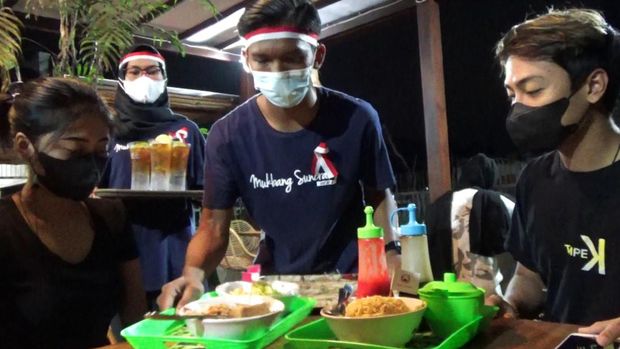 Hafal Pancasila, Bisa Makan Gratis Bakso Lobster dan Mukbang Seafood Di Banyuwangi Hafal Pancasila, Bisa Makan Gratis Bakso Lobster dan Mukbang Seafood Di Banyuwangi