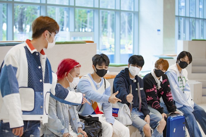 iKONs Type: One Summer Night
