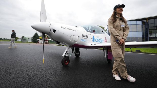 Zara Rutherford siap pecahkan rekor sebagai wanita termuda yang terbang solo keliling dunia. Gadis berusia 19 tahun itu memulai petualangannya dari Belgia.