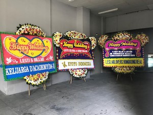 Karangan Bunga dari Papua Hingga China di Pernikahan Lesti dan Billar