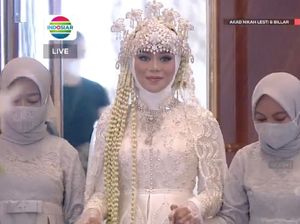 Gaya Lesti Kejora Saat Menikah dengan Mahar Rp 1 M, Cantik Berkebaya Sunda