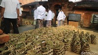 Humas Panitia Buka Luwur Makam Sunan Kudus, Muhammad Kharis, mengatakan proses puncak buka luwur makam Sunan Kudus dilakukan secara terbatas dan sederhana. Tamu undangan pun dibatasi jumlahnya, bahkan pejabat di Kudus tidak diundang.