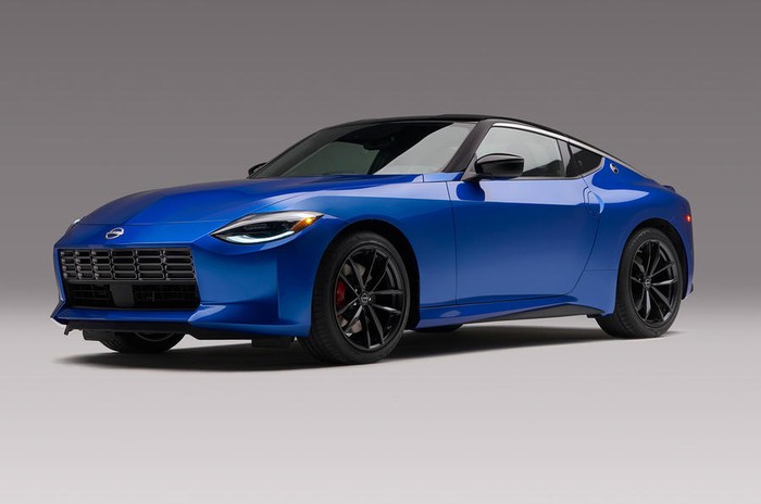 Generasi terbaru dari Nissan 370Z yakni New Nissan Z. Mobil sport asal Jepang ini akan mulai dijual pada akhir tahun 2021.