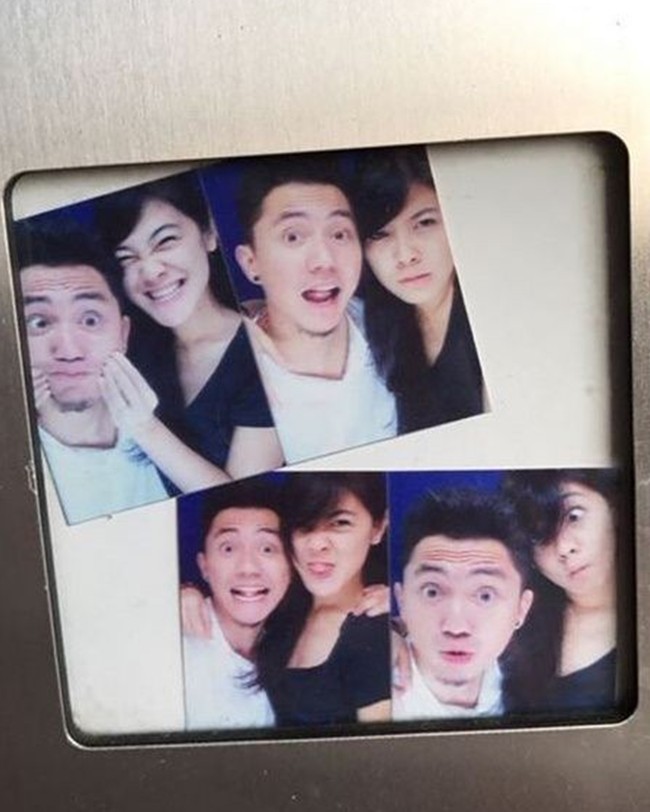 Begini potret Ananda Omesh dan wanita yang kini telah menjadi istrinya, Dian Ayu Lestari saat melakukan photobox. Keduanya sudah tampak kompak dan mesra sejak pacaran hingga saat ini menjadi pasangan suami istri ya.. Foto: Instagram