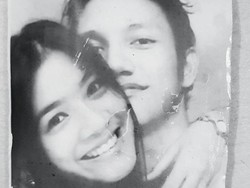 10 Potret Jadul Pasangan Artis saat Photobox, Kompak dan Romantis Abis!