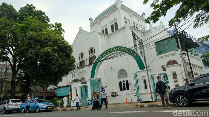 Gubernur DKI Jakarta Anies Baswedan menerbitkan Kepgub terkait perpanjangan PPKM level 4. Salah satunya mengatur soal operasi tempat ibadah.