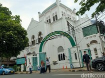 Video: Berburu Takjil di Kawasan Masjid Cut Meutia Jakarta Pusat
