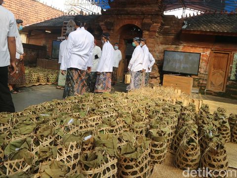 Puncak prosesi buka luwur makam Sunan Kudus, Kamis (19/8/2021).