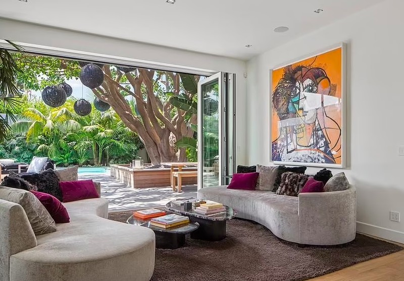 Rumah baru pendiri WhatsApp