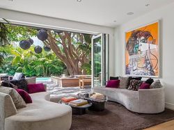 Rumah Baru Pendiri WhatsApp Mewahnya Nggak Ketulungan