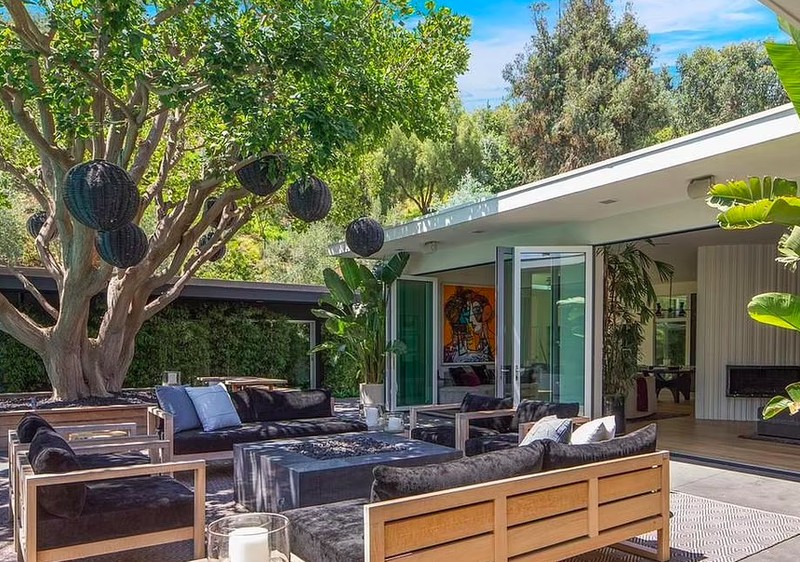 Rumah baru pendiri WhatsApp