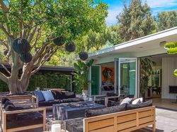 Rumah Baru Pendiri WhatsApp Mewahnya Nggak Ketulungan