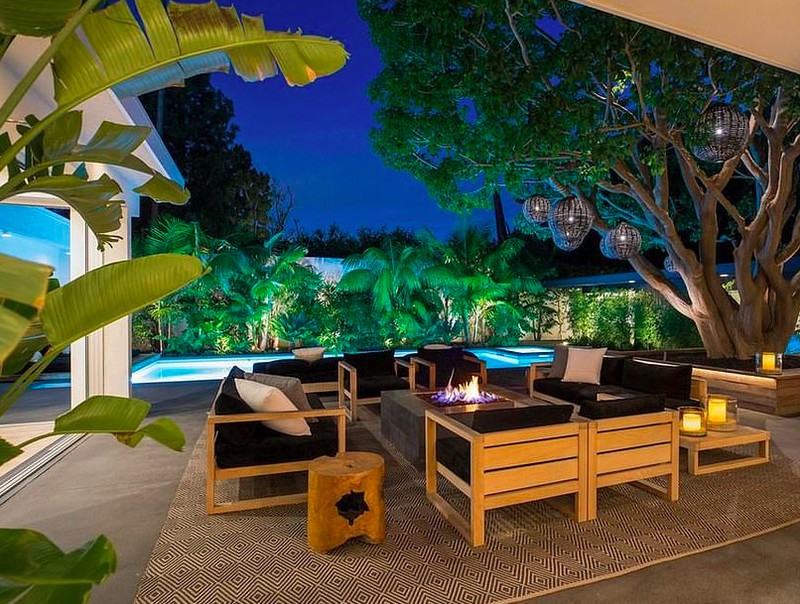 Rumah baru pendiri WhatsApp