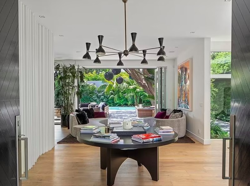 Rumah baru pendiri WhatsApp