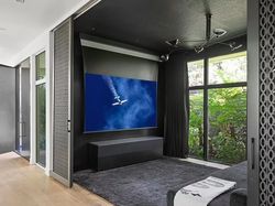 Rumah Baru Pendiri WhatsApp Mewahnya Nggak Ketulungan