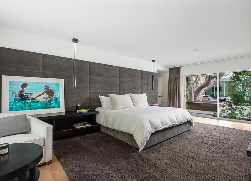 Rumah baru pendiri WhatsApp